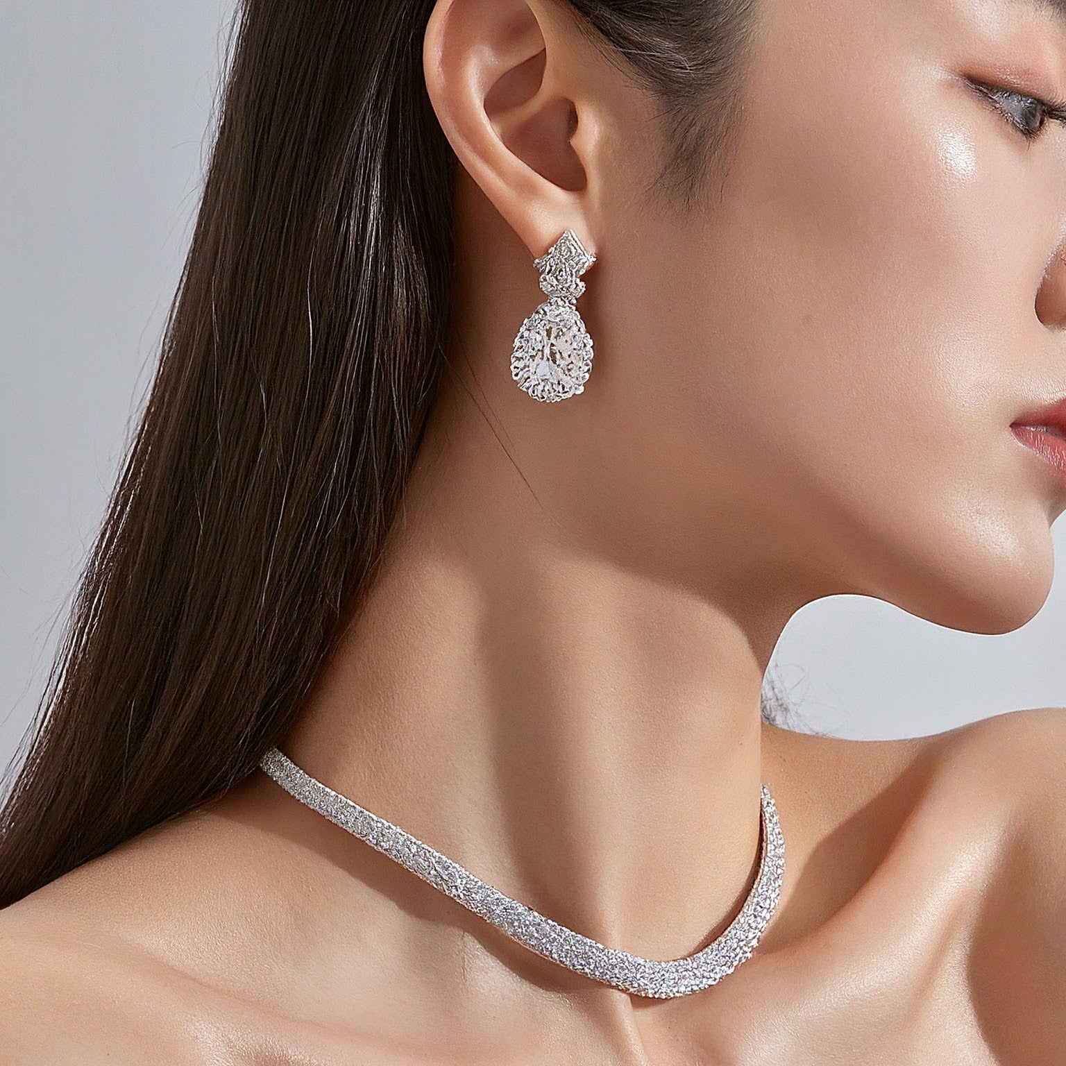 Surreyhood Jewels – Discover the Timeless Beauty of Silver Jewelry